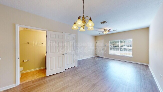 Foto del edificio - 8127 Summer Palm Ct