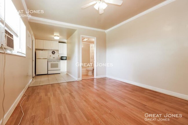 Foto del edificio - 1110 Rosemary Ln