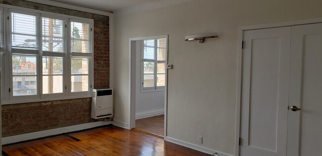 1109 S Lake St Unit 311 Los Angeles Ca 90006 Apartment For Rent Primary Photo 1109 S Lake St