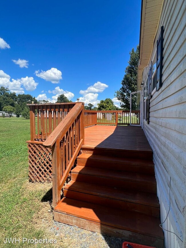 Building Photo - 3 br, 2.5 bath House - 681 Red Chute Lane