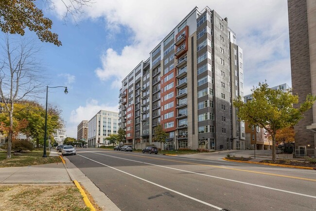 Building Photo - 309 W Washington Ave