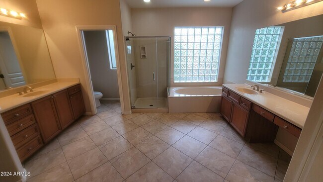 Foto del edificio - 7318 N Kirsten Ave