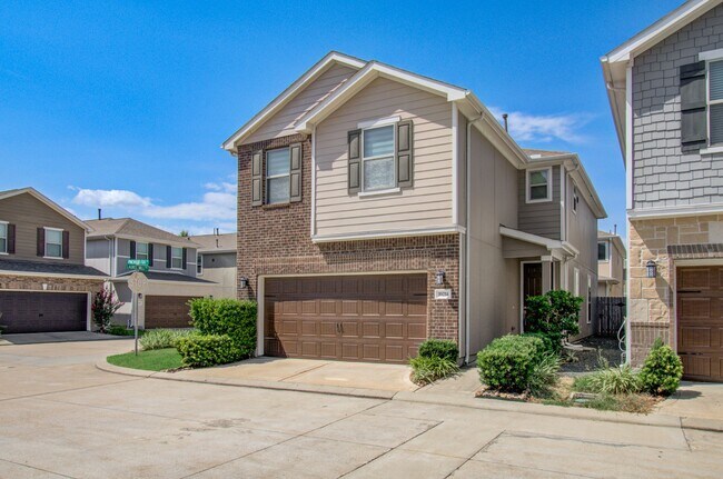 Building Photo - 10214 Pinewood Fox Dr