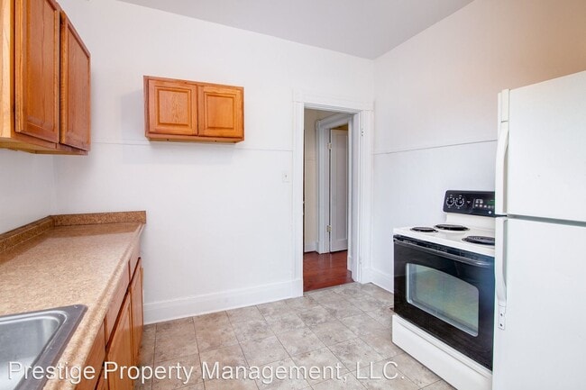 Building Photo - 5 br, 1.5 bath House - 2412 W Clifton Ave