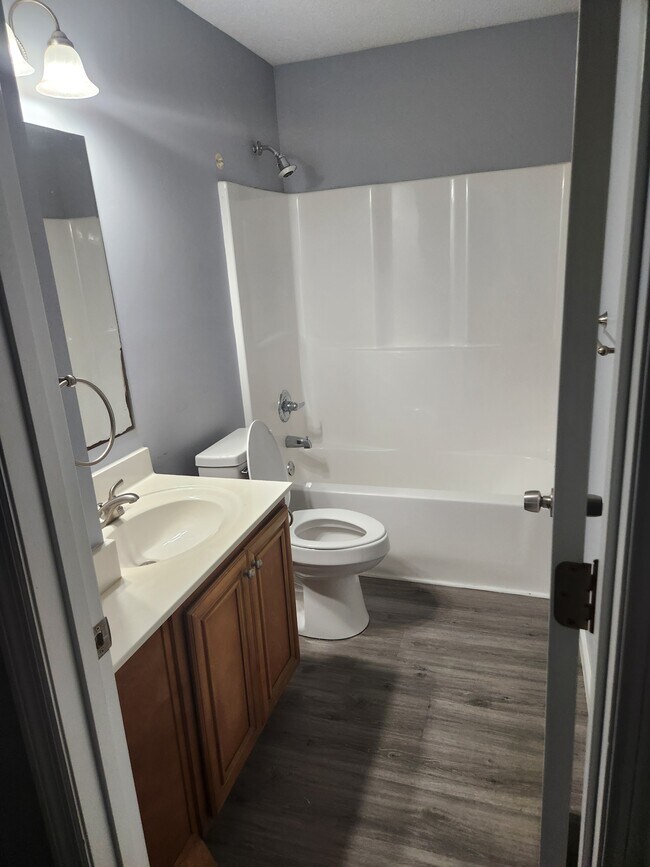 Foto del edificio - 531 Crest Dr SW