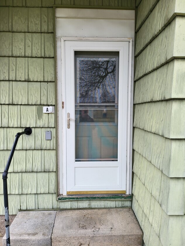 Entry door - 316 Main St