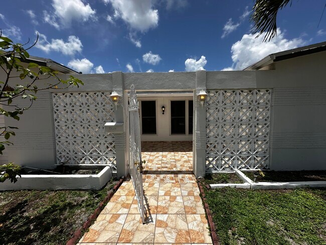 Foto del edificio - 7725 Grandview Blvd