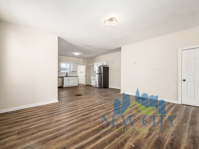 Foto del edificio - WAIVED $100 ADMIN FEE CALL TODAY!  Large &...