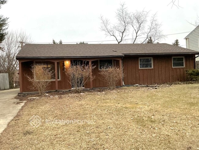 Building Photo - 141 Queenswood Rd