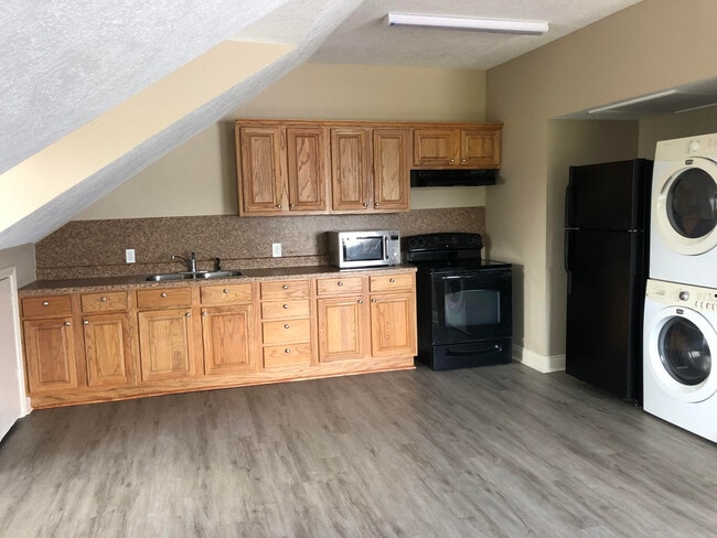 Building Photo - 4449 Brown St