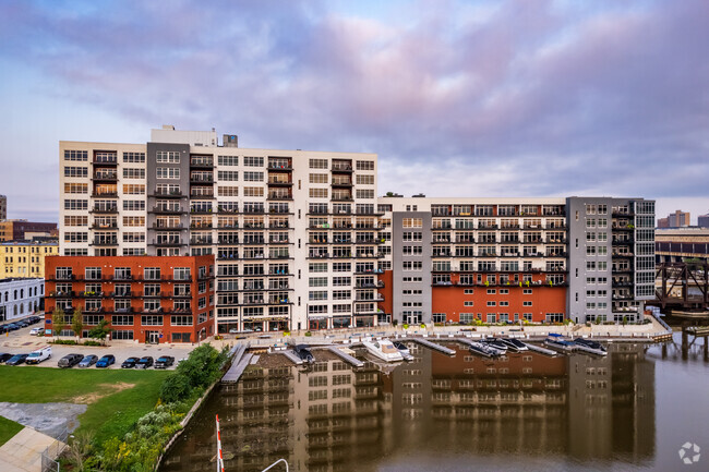 Building Photo - The Point On the River