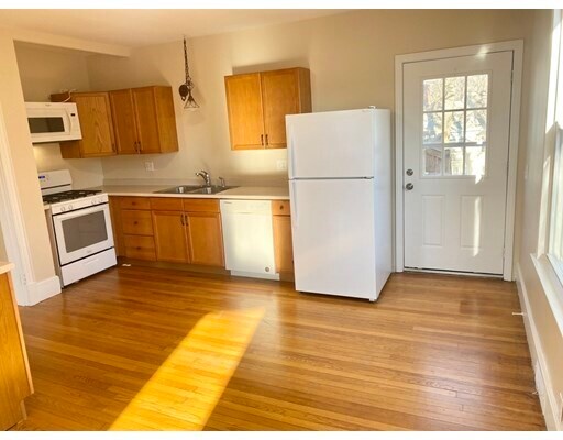 Primary Photo - 17 Central St