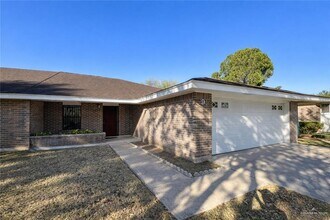 Building Photo - 13 South Dr