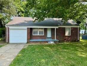 Building Photo - 620 Drury Ln