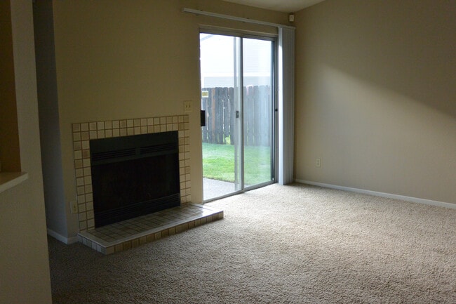 Building Photo - 8307 NE Starflower Ct