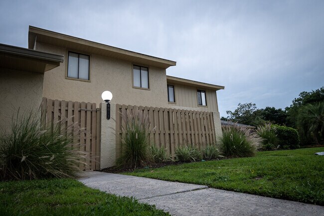 Foto del edificio - 9011 Pebble Creek Dr