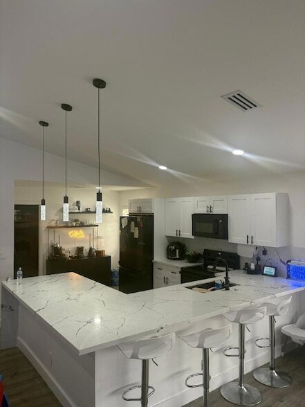 Foto del edificio - 8520 Tourmaline Blvd