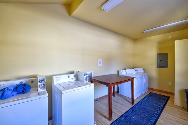 Community Laundry Room - 36 School St