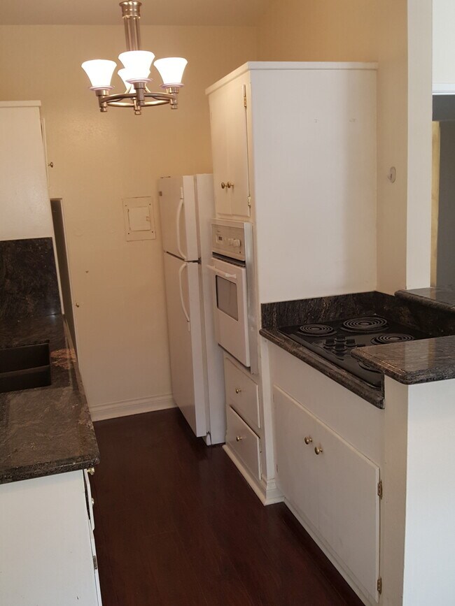 528 Cherry Ave Unit C, Long Beach, CA 90802 Apartments in Long Beach