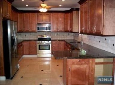 Building Photo - 30-27 Heywood Ave