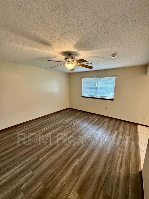 Building Photo - 7625 S Sherwood Ave