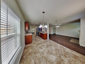 Building Photo - 26949 Carriage Manor Ln