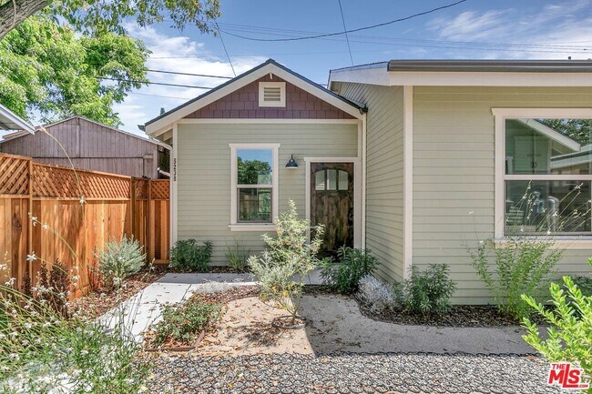 Foto del edificio - 5238 Buchanan St