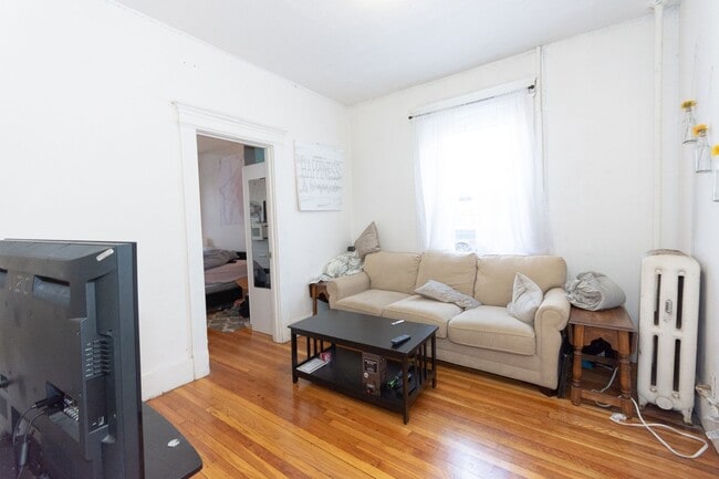 Photo - Amazing deal on a great BU three bed at Packards Corner Apartment