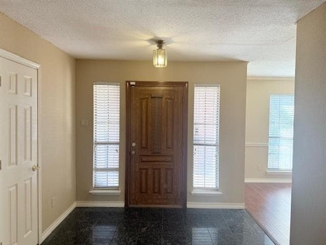 Foto del edificio - 3701 Dutton Dr