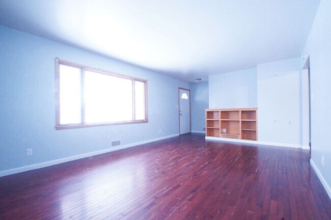Foto del edificio - 3 bed 1 bath Single Family Home