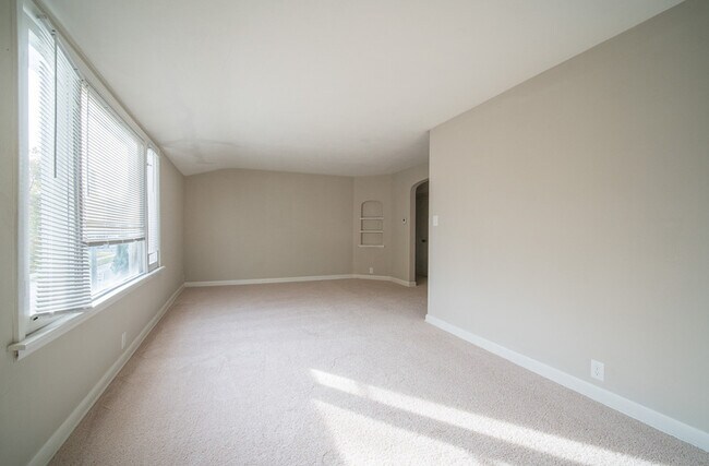 Building Photo - 2902 N 39th St