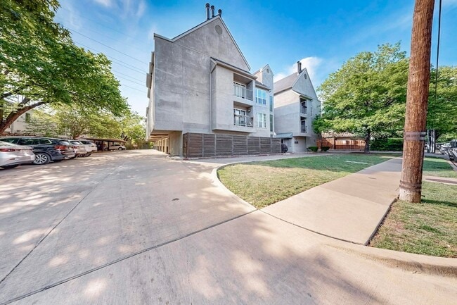 Building Photo - 4303 Buena Vista St