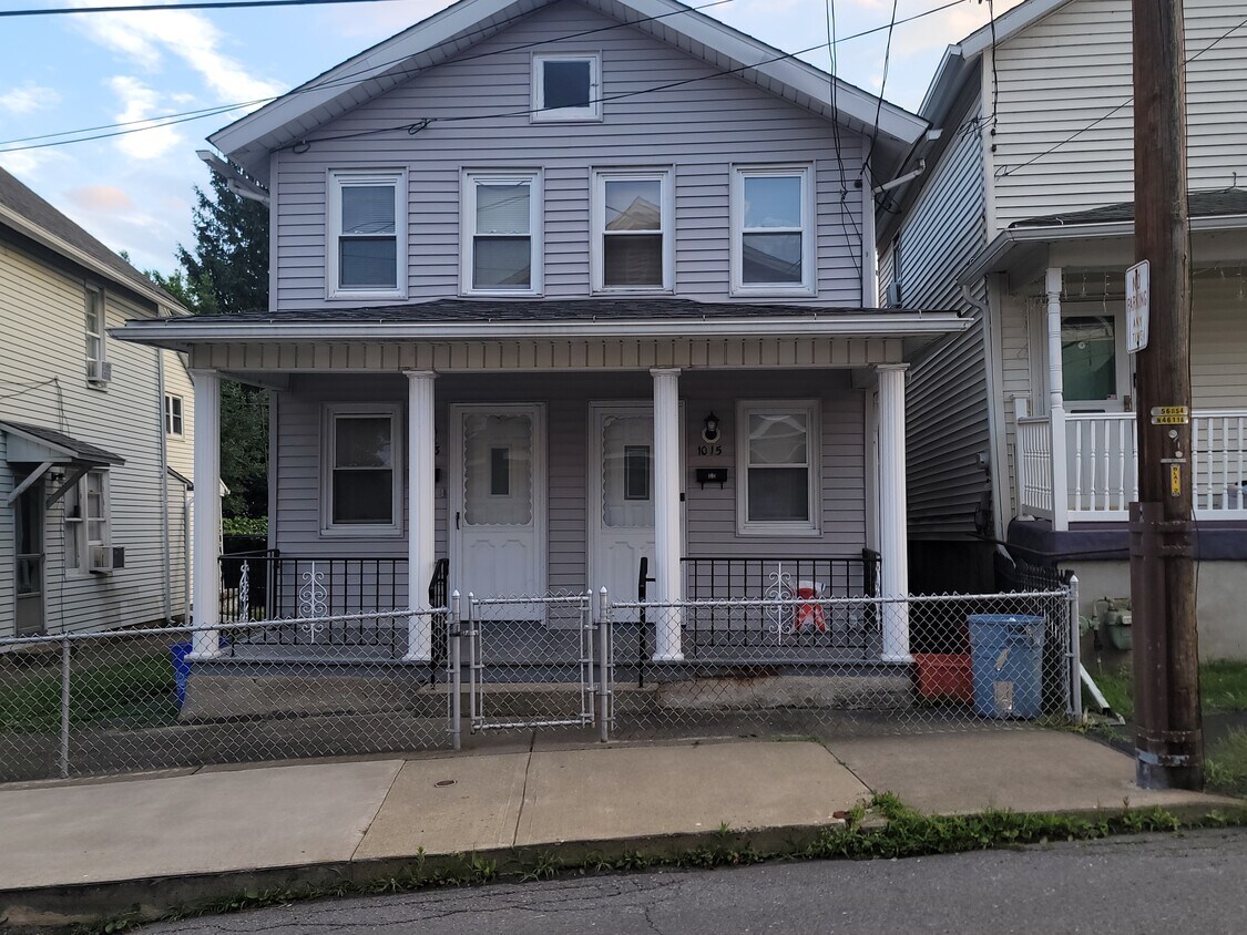 Primary Photo - 1015 Lafayette St