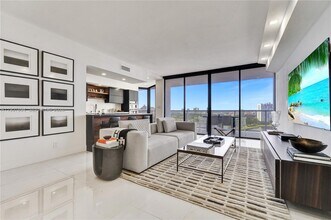 Building Photo - 20281 E Country Club Dr