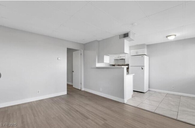 Building Photo - 239 W Cleveland Ave