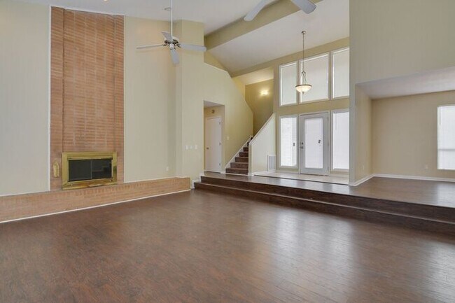 Foto del edificio - Spacious Three Bedroom in Goshen Lake