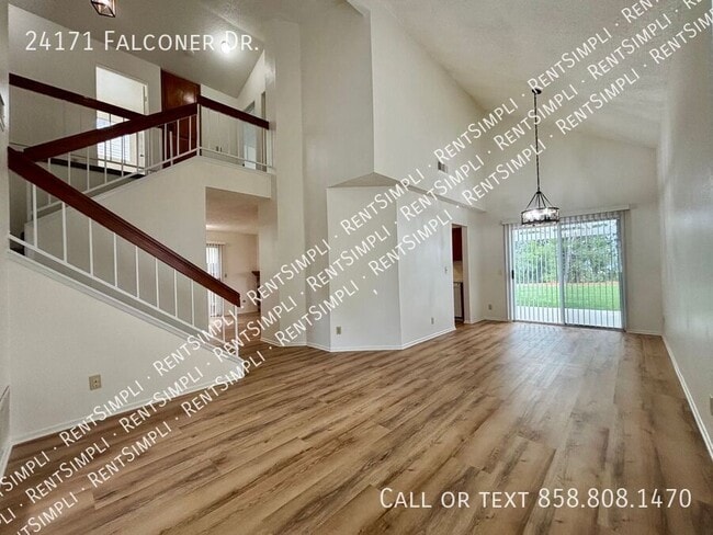 Foto del edificio - 24171 Falconer Dr