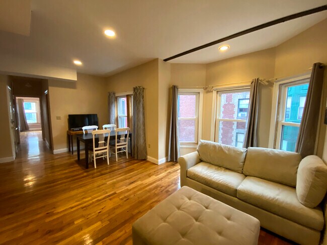 Foto del edificio - 1031 Tremont St