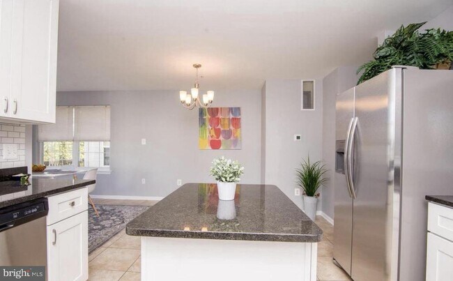 Foto del edificio - 8800 Community Square Ln