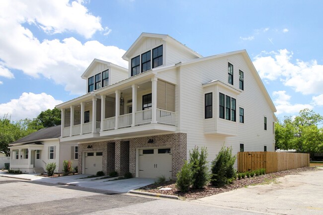 Foto del edificio - New Construction Townhome