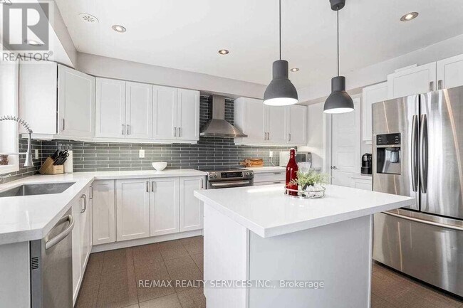 Photo du bâtiment - 15 Vanhorne Cl