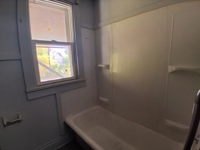 Building Photo - 503.5 Collett-