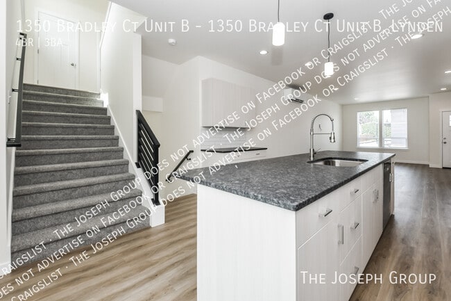 Building Photo - 1350 Bradley Ct