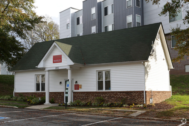 Oficina de arrendamiento - Jefferson Townhouses