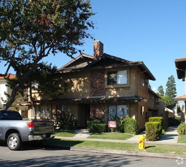 Building Photo - 3581 Howard Ave