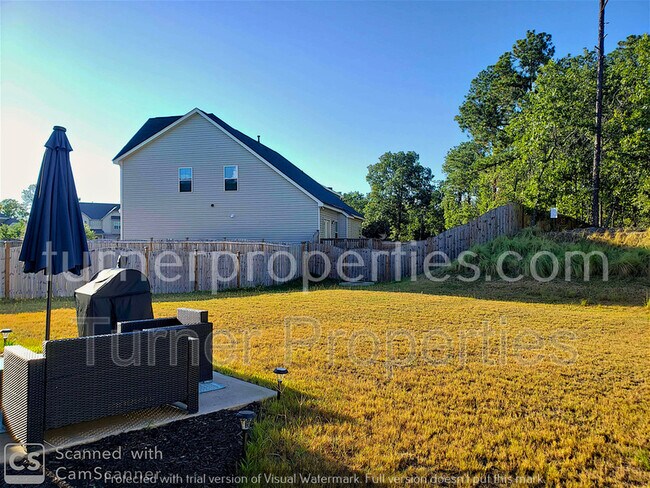 Building Photo - 235 Meadow Springs Dr
