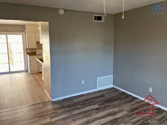 Foto del edificio - 2111 NW Lindy Ave