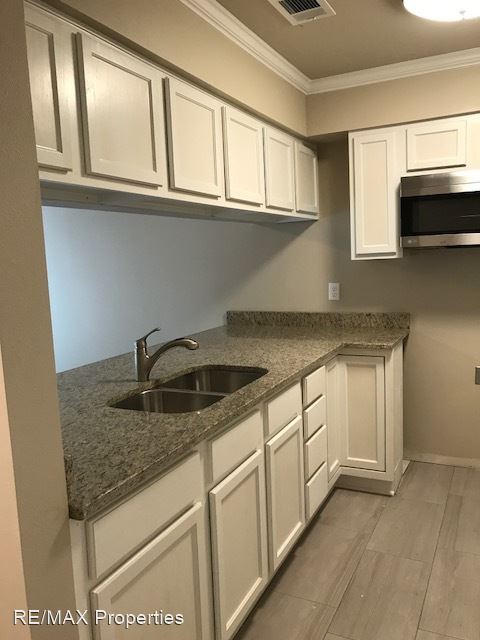 Foto del edificio - 15654 Riverdale Ave E