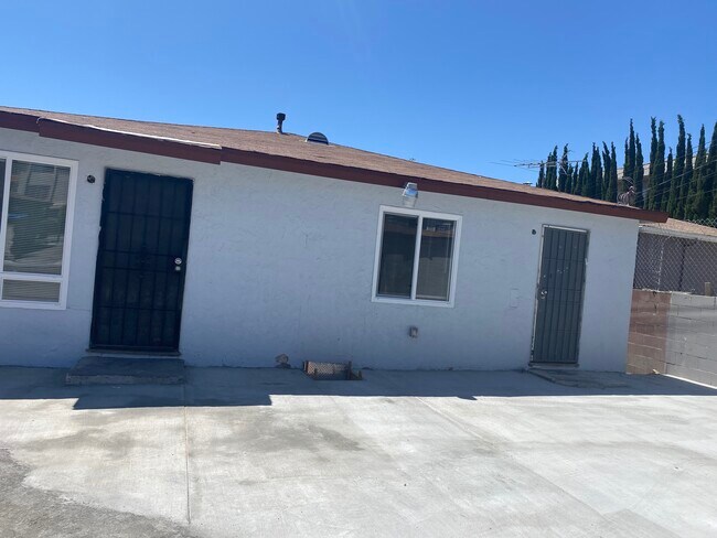 Foto del edificio - 14105 Yukon Ave