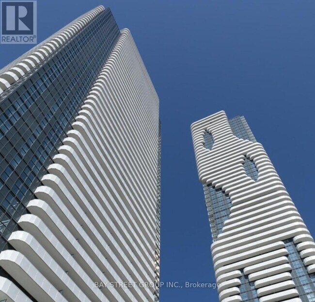 Photo du bâtiment - 225-4225 Commerce St